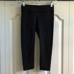 Ivivva black cropped leggings